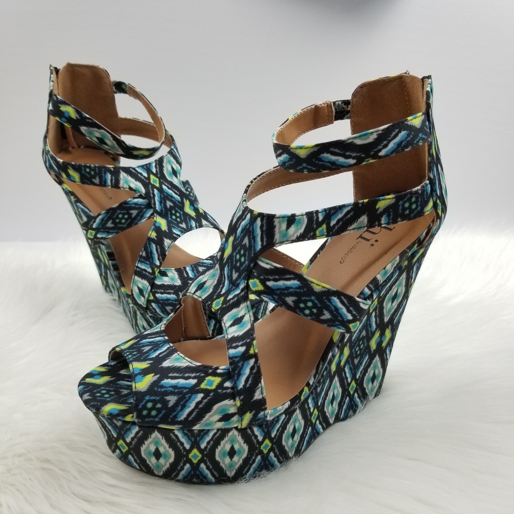 SHI BY JOURNEYS STRAPPY BACK ZIP PLATFORM WEDGE